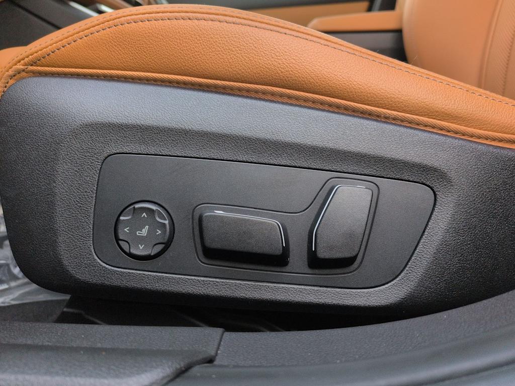 Thumbnail: 2025 BMW 3 Series - 27