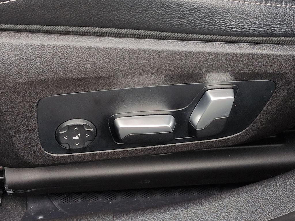 Thumbnail: 2023 BMW 3 Series - 25