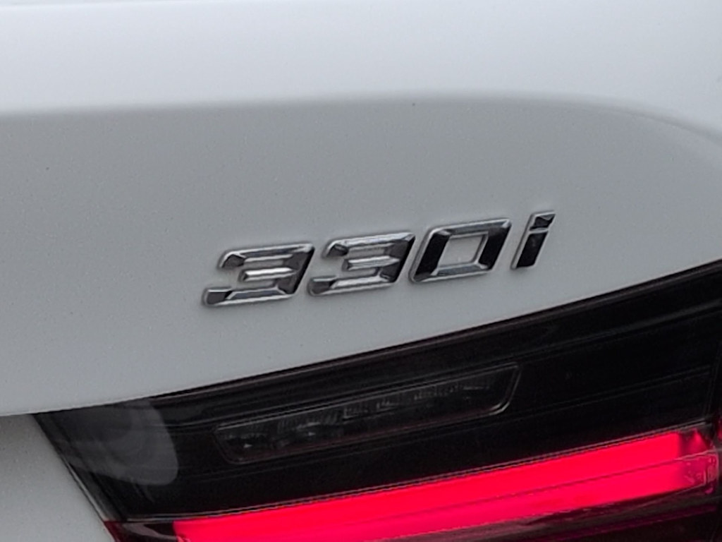 Thumbnail: 2023 BMW 3 Series - 24