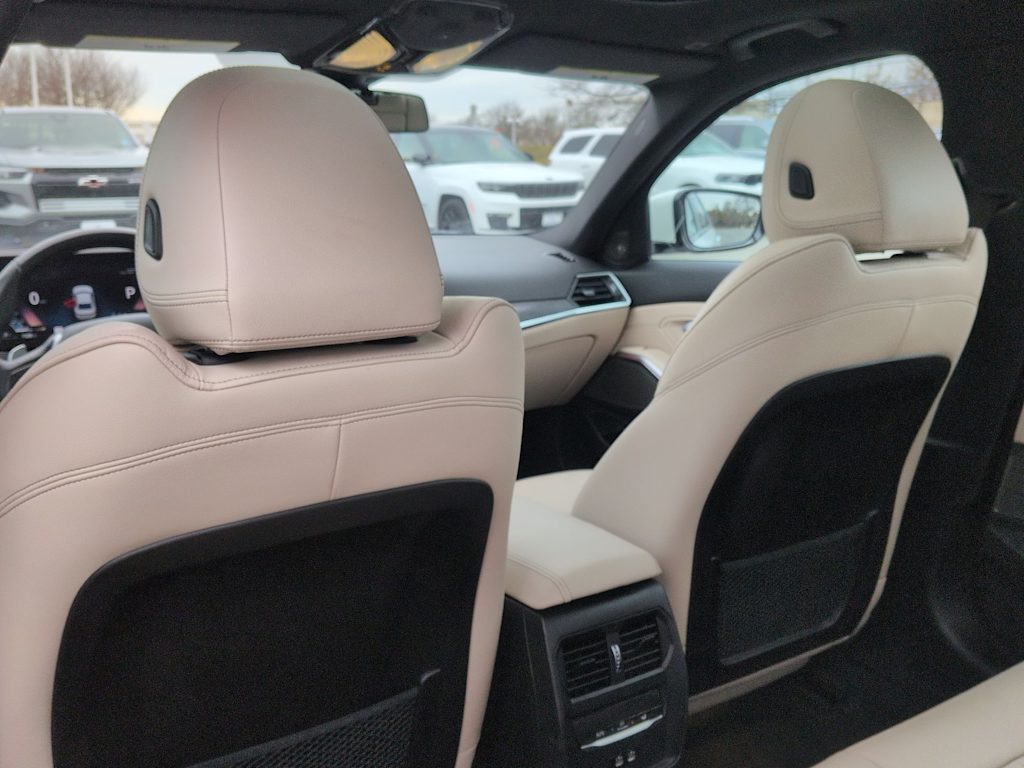 Thumbnail: 2023 BMW 3 Series - 12