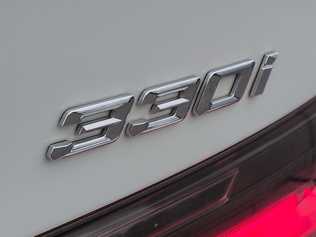 Thumbnail: 2023 BMW 3 Series - 24