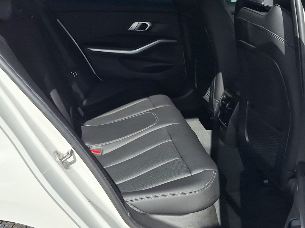 Thumbnail: 2023 BMW 3 Series - 29