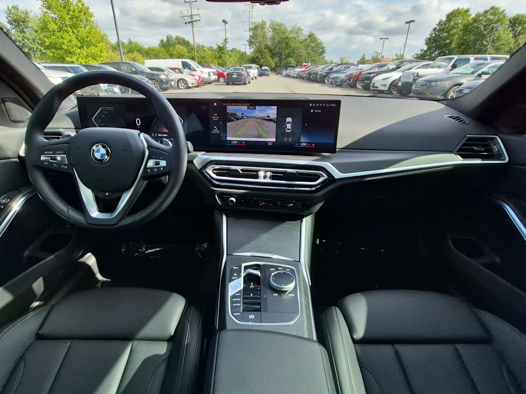 Thumbnail: 2023 BMW 3 Series - 10