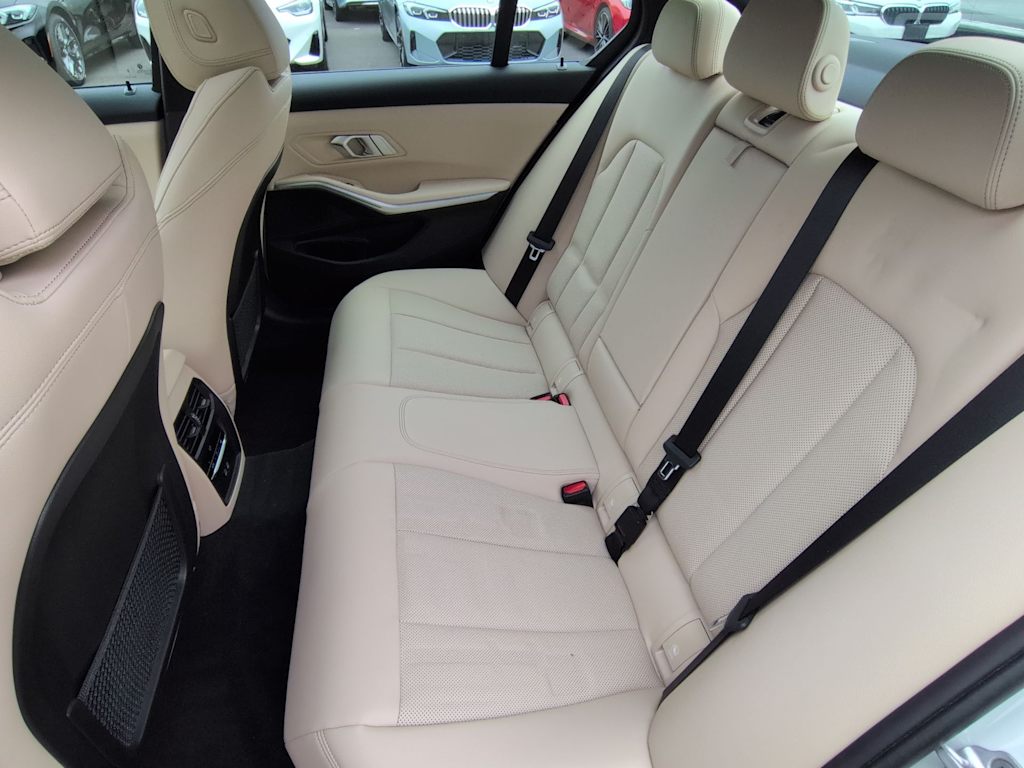 Thumbnail: 2023 BMW 3 Series - 27