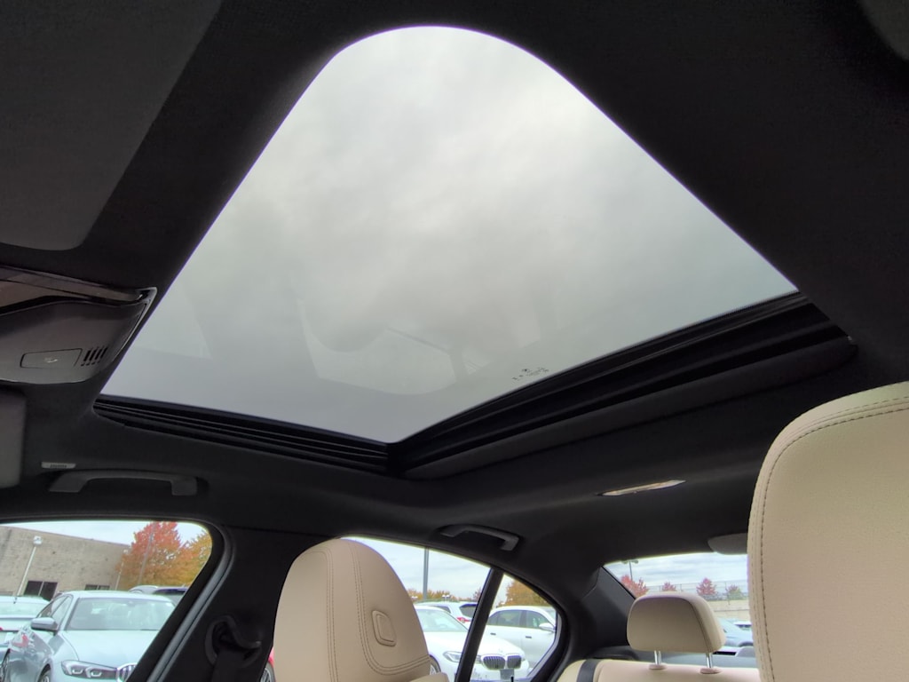 Thumbnail: 2023 BMW 3 Series - 26