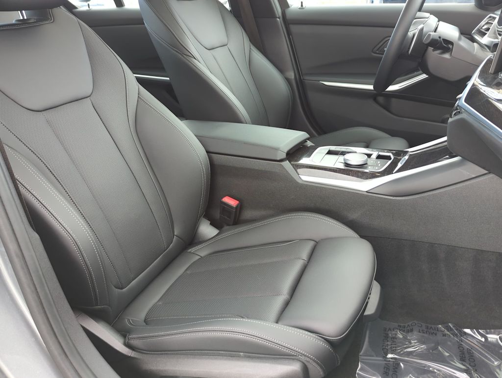 2024 BMW 3 Series 330xi 21