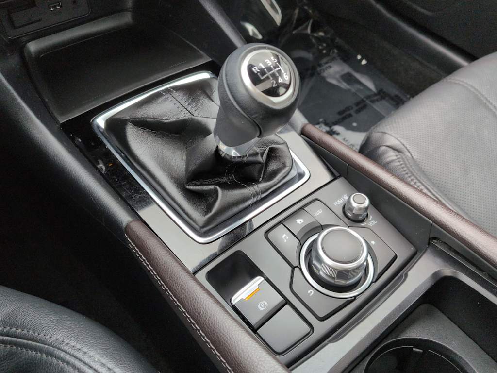 Thumbnail: 2018 Mazda Mazda3 - 16