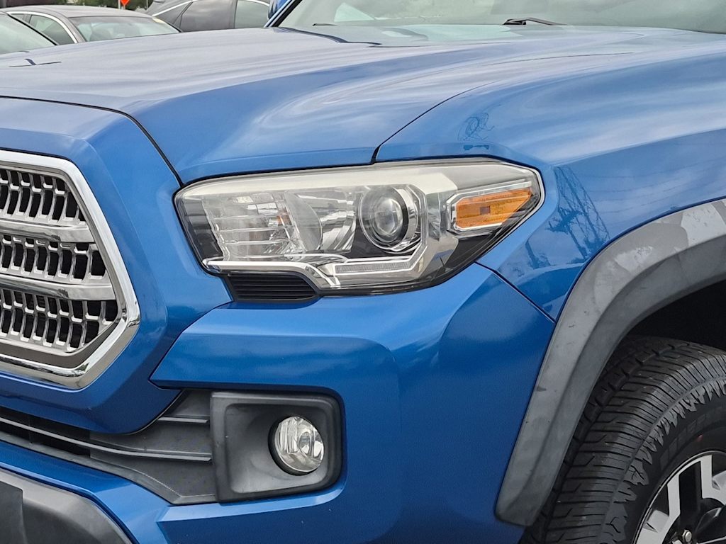 Thumbnail: 2017 Toyota Tacoma - 25