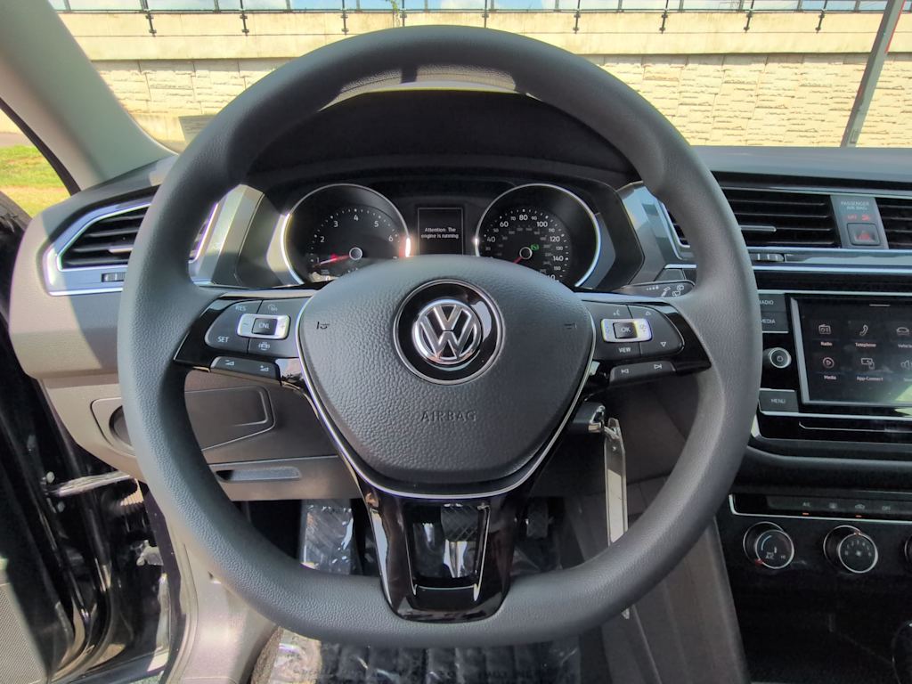 Thumbnail: 2021 Volkswagen Tiguan - 14