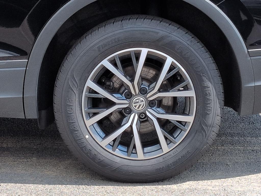 Thumbnail: 2021 Volkswagen Tiguan - 8