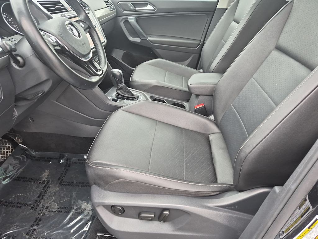 Thumbnail: 2018 Volkswagen Tiguan - 10