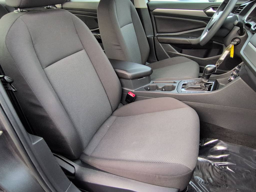 Thumbnail: 2019 Volkswagen Jetta - 28