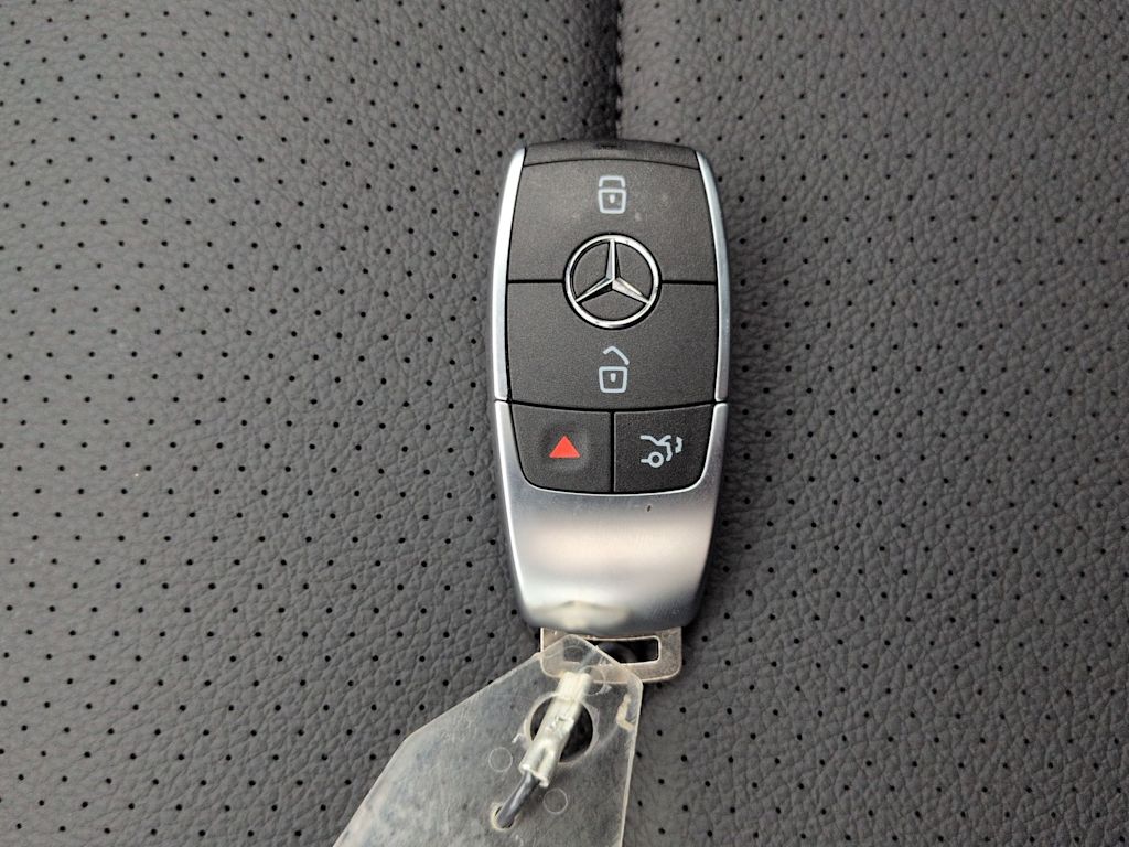 Thumbnail: 2026 Mercedes-Benz GLE - 19