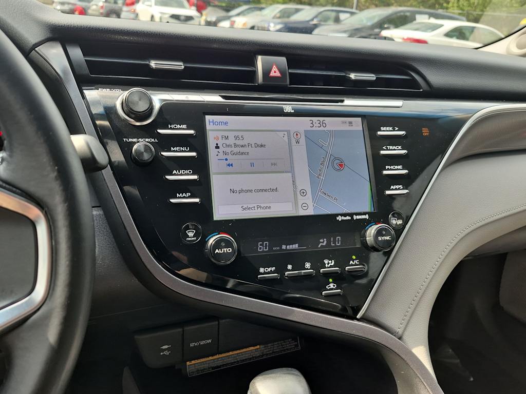 Thumbnail: 2018 Toyota Camry - 15
