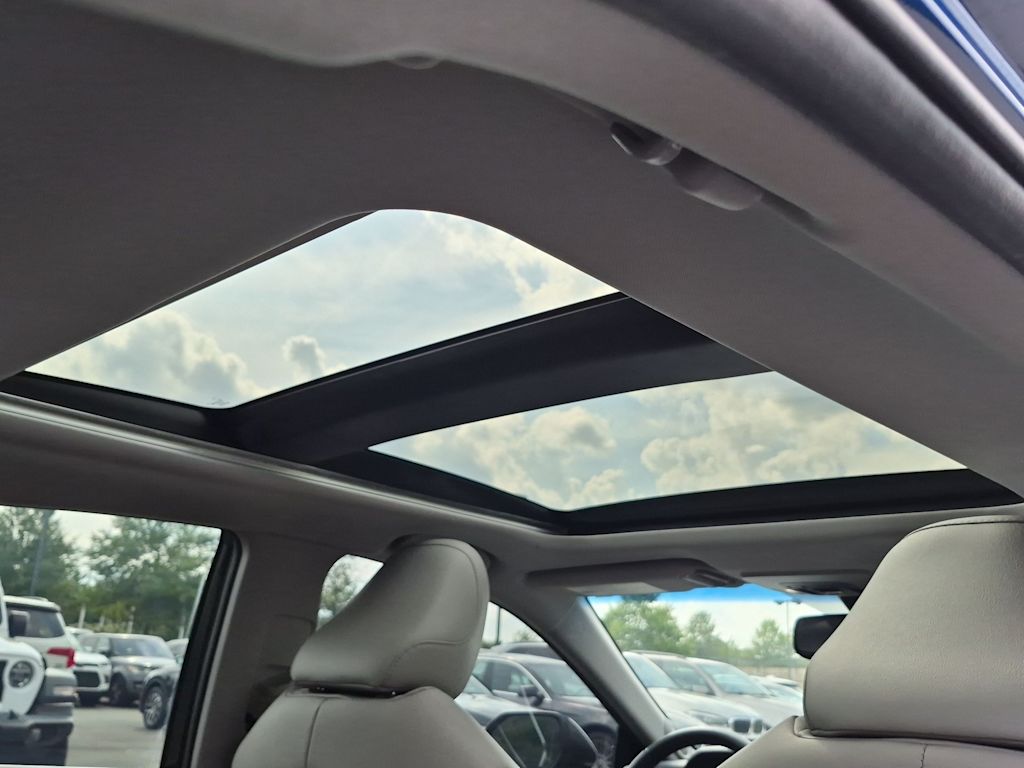 Thumbnail: 2018 Toyota Camry - 30