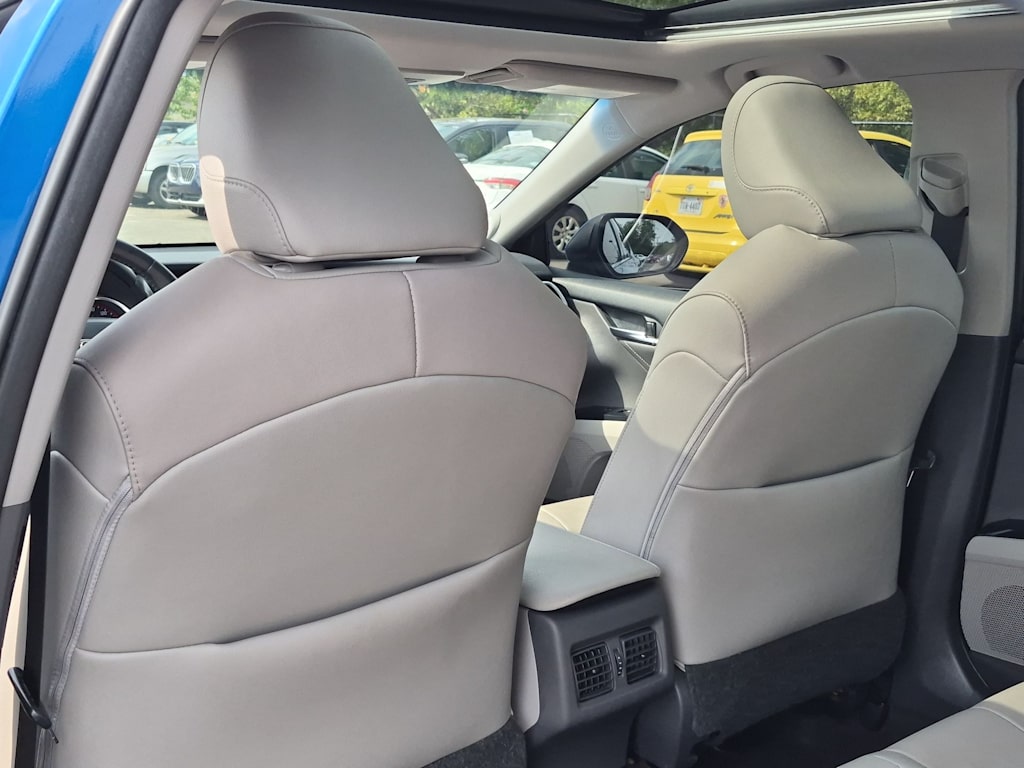 Thumbnail: 2018 Toyota Camry - 12