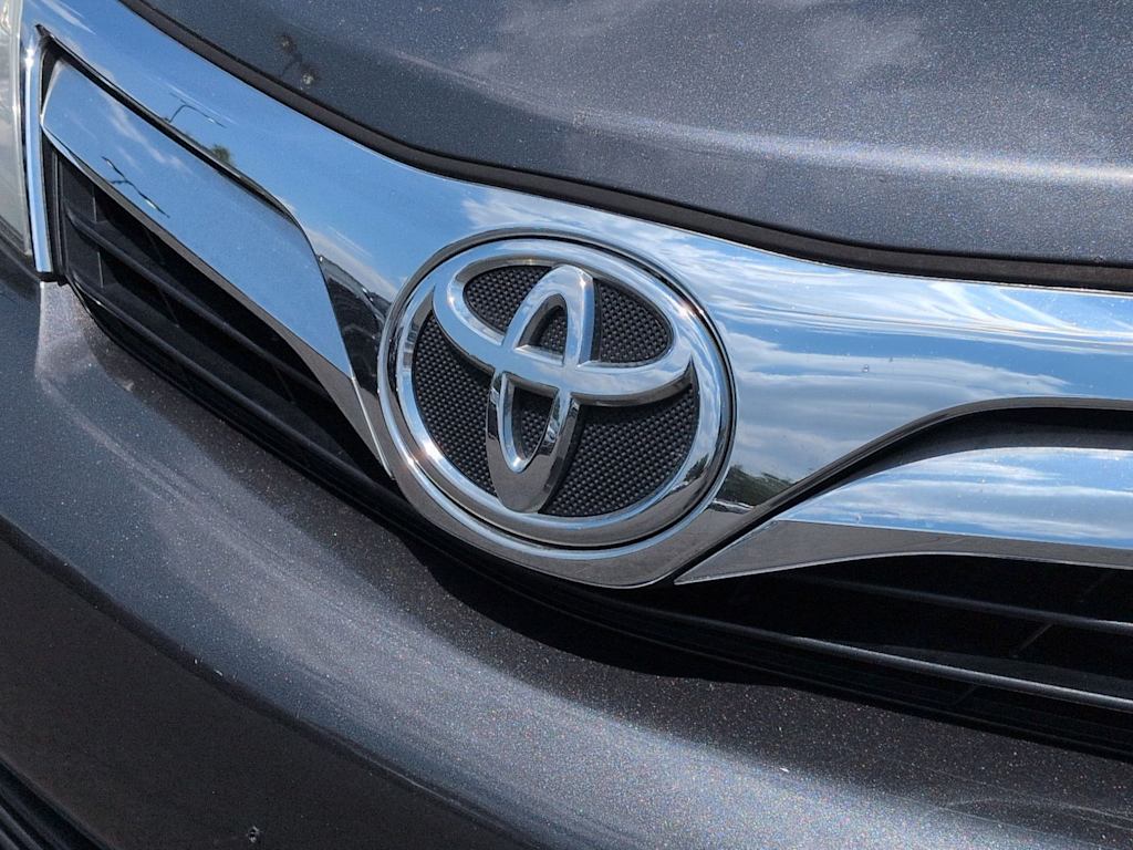 Thumbnail: 2012 Toyota Camry - 26