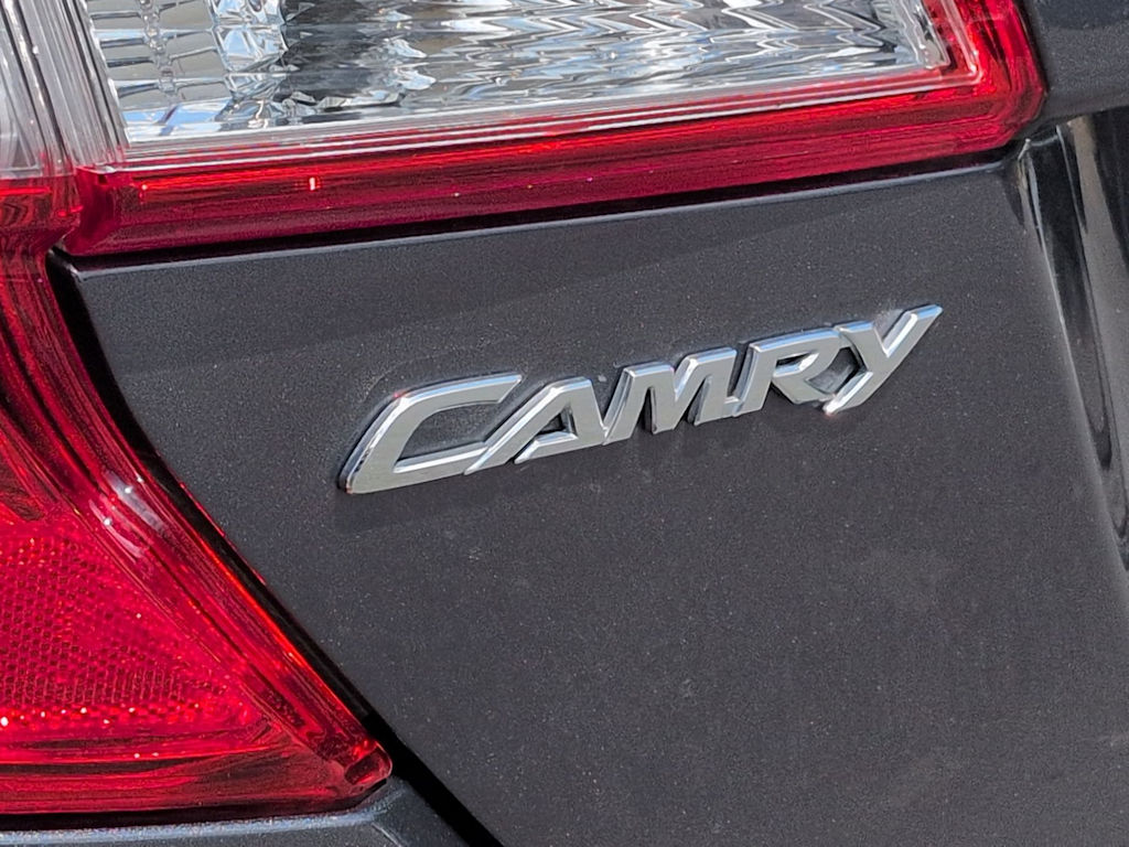 Thumbnail: 2012 Toyota Camry - 27