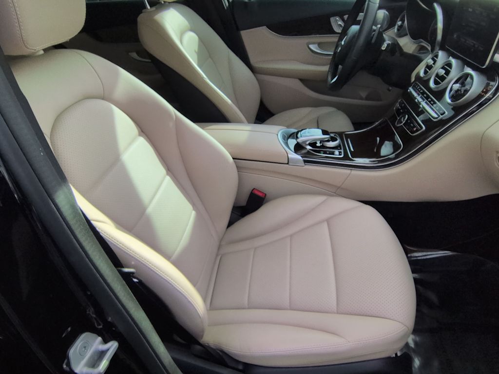 Thumbnail: 2015 Mercedes-Benz C-Class - 27