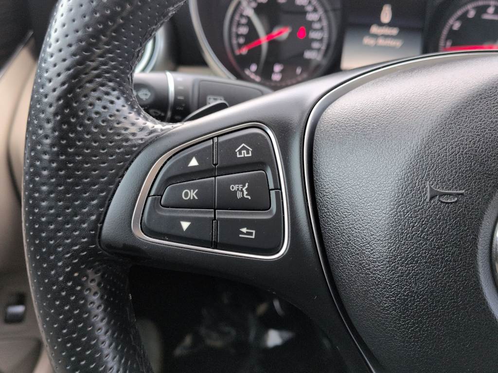 Thumbnail: 2015 Mercedes-Benz C-Class - 28