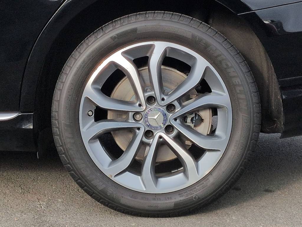 Thumbnail: 2015 Mercedes-Benz C-Class - 8