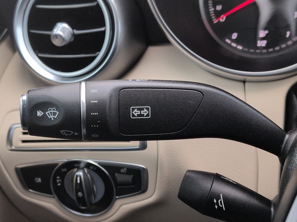 Thumbnail: 2015 Mercedes-Benz C-Class - 30