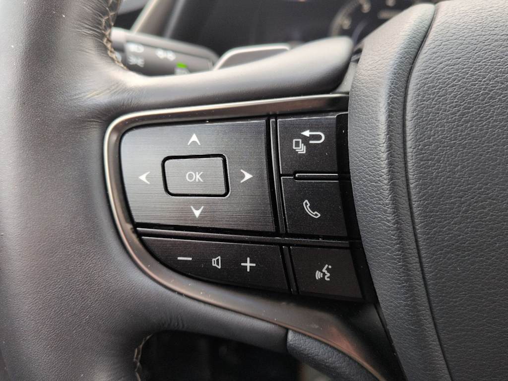 Thumbnail: 2019 Lexus ES - 32