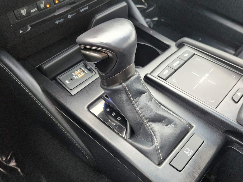 Thumbnail: 2019 Lexus ES - 16