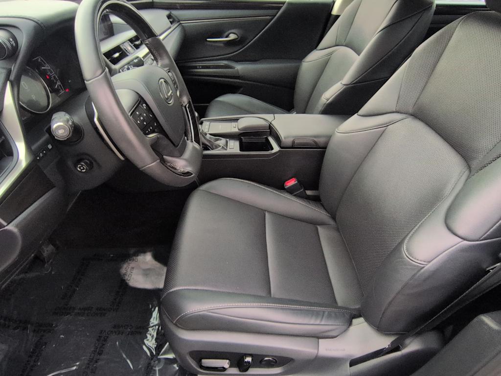 Thumbnail: 2019 Lexus ES - 11