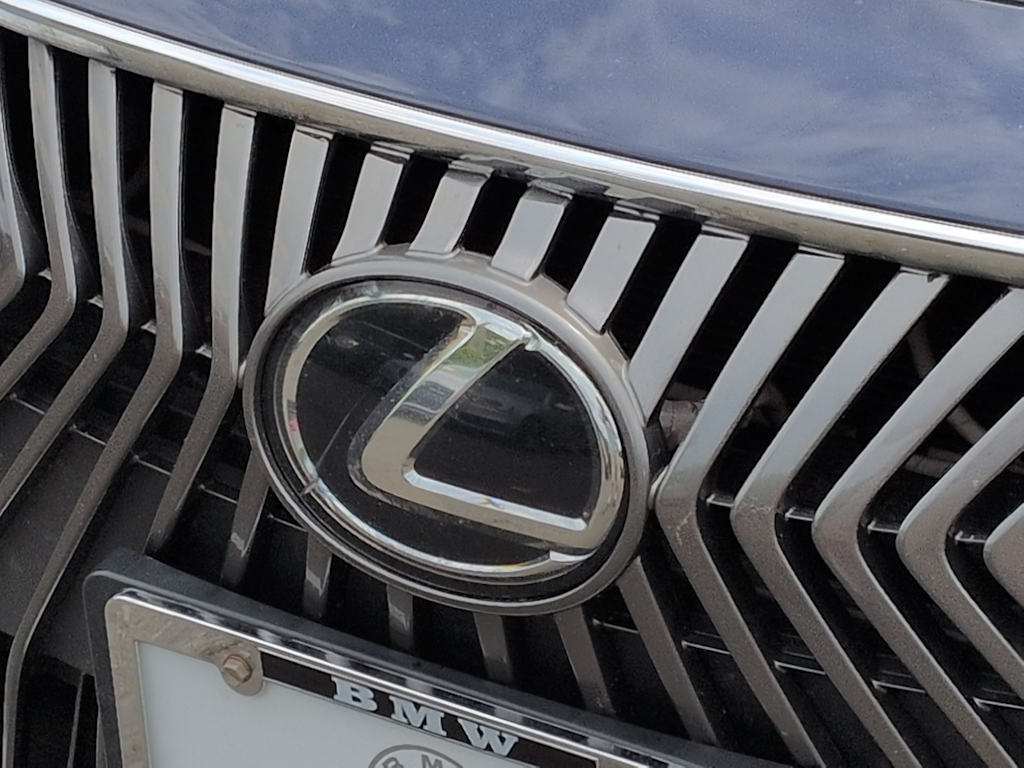 Thumbnail: 2020 Lexus ES - 6