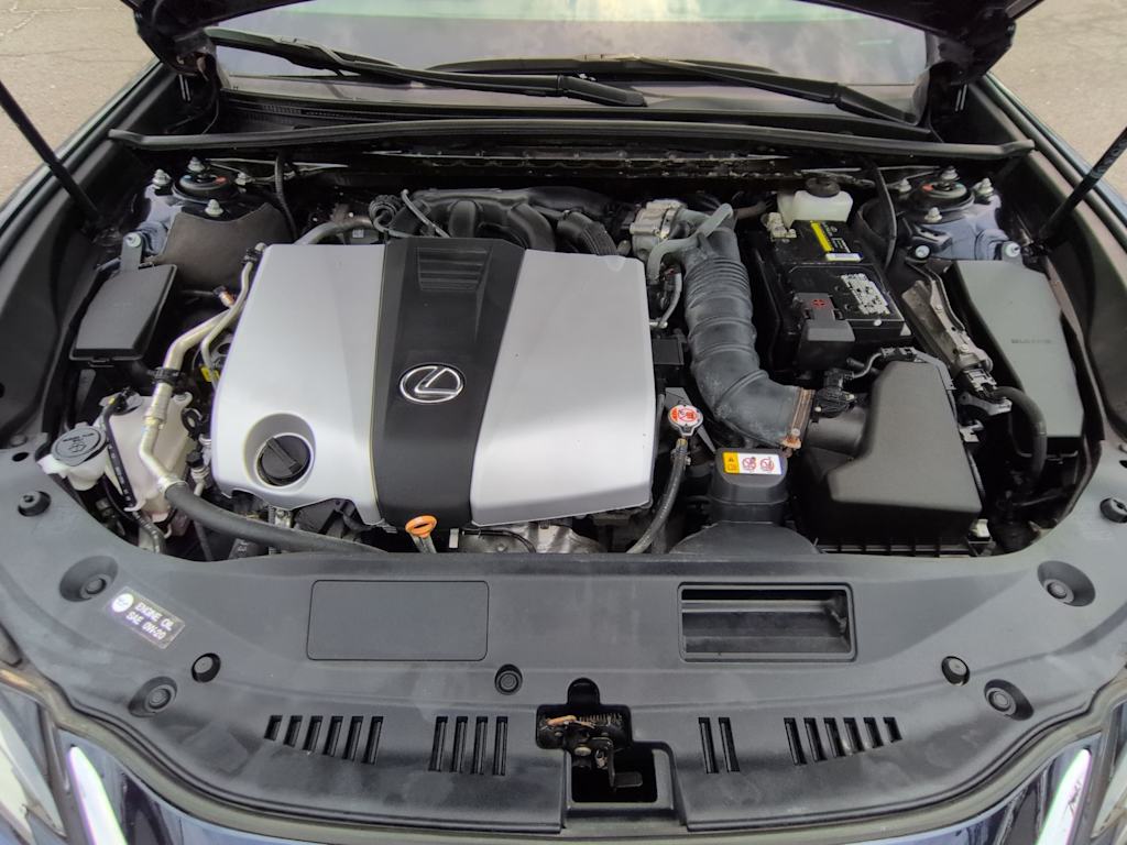 Thumbnail: 2020 Lexus ES - 8
