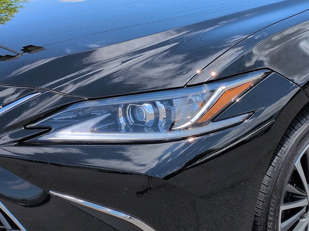 Thumbnail: 2024 Lexus ES - 24