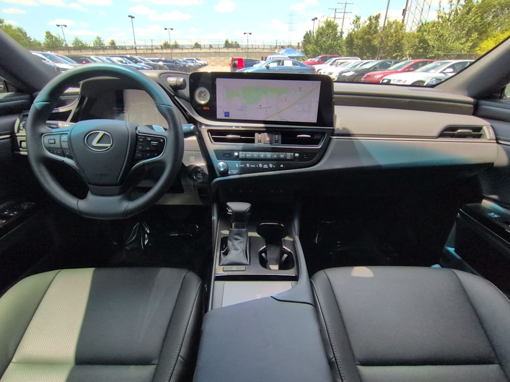 Thumbnail: 2024 Lexus ES - 10
