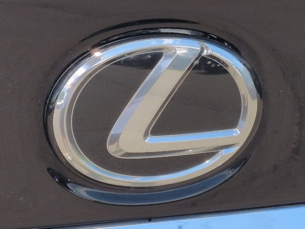 Thumbnail: 2024 Lexus ES - 7