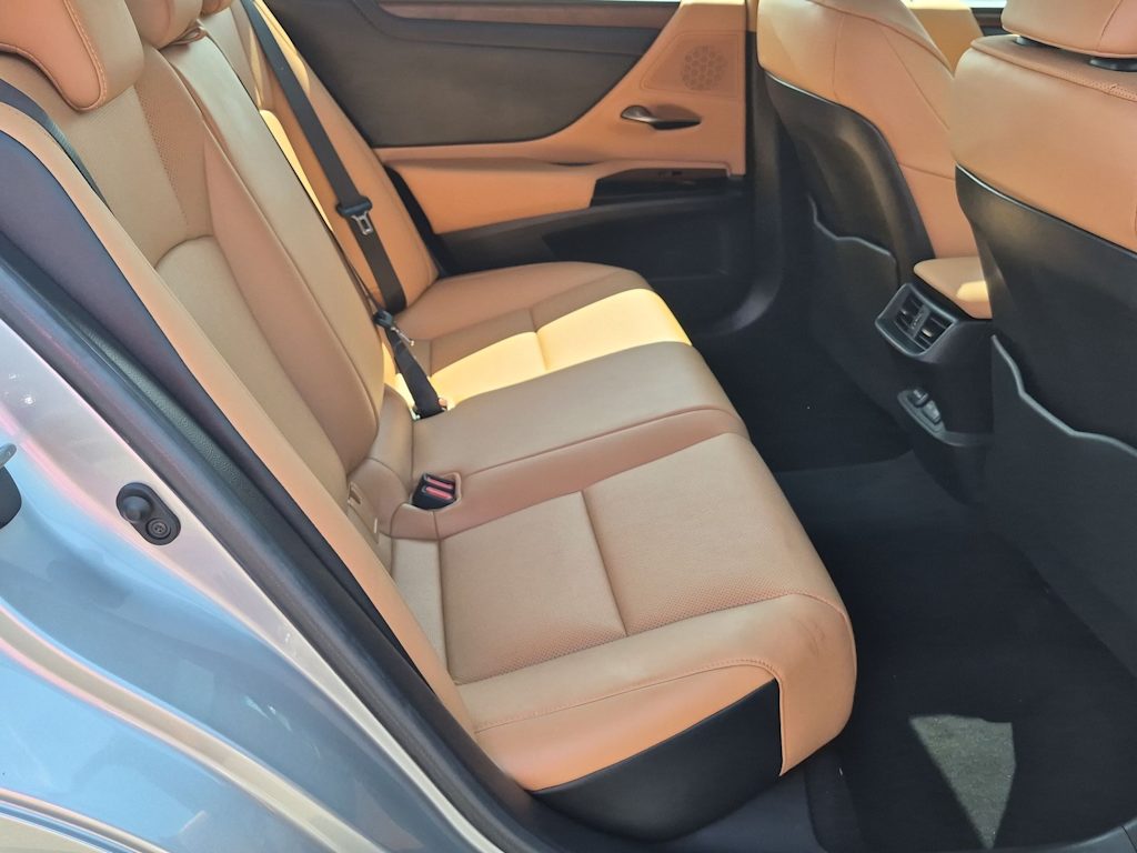 Thumbnail: 2024 Lexus ES - 28