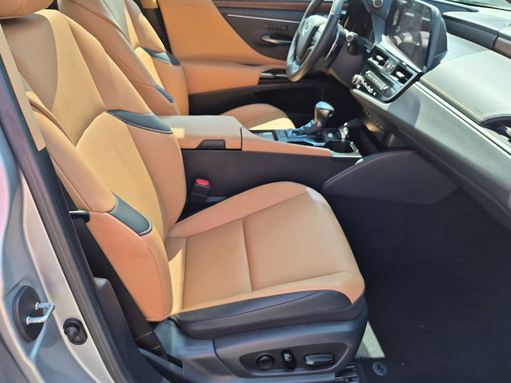 Thumbnail: 2024 Lexus ES - 30