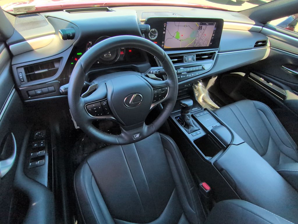 Thumbnail: 2022 Lexus ES - 2