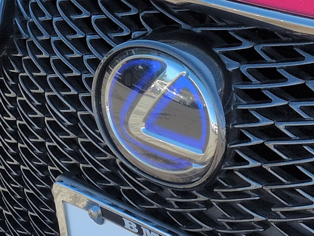 Thumbnail: 2022 Lexus ES - 7
