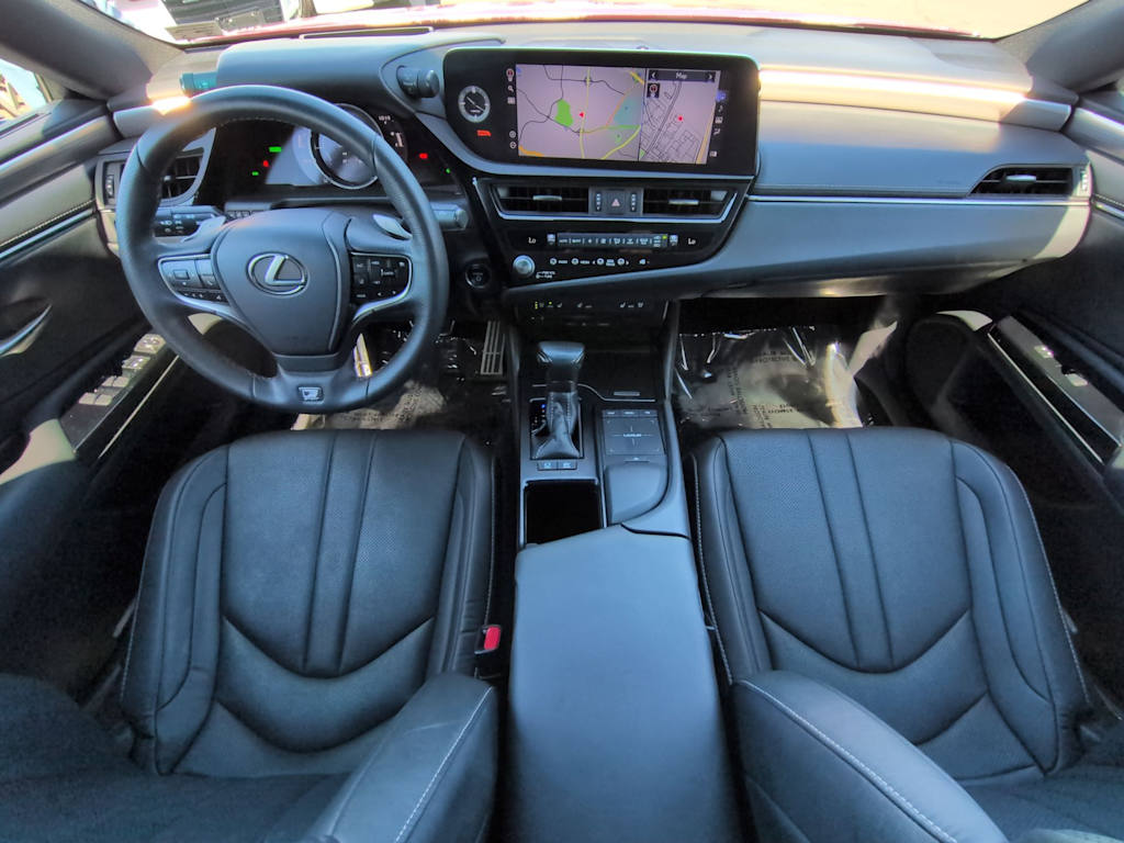 Thumbnail: 2022 Lexus ES - 10