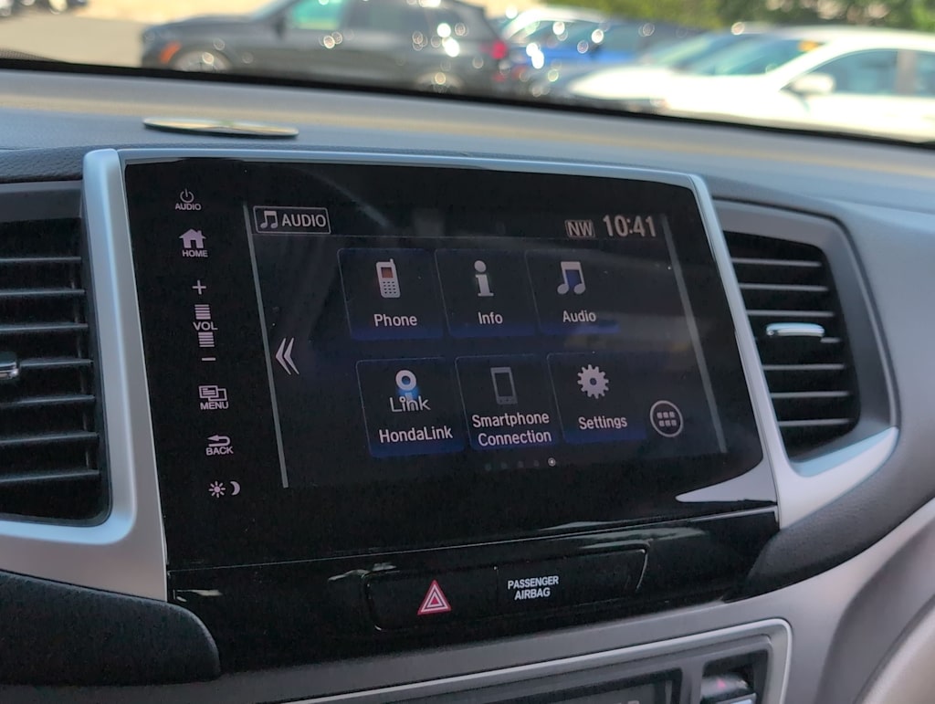Thumbnail: 2018 Honda Pilot - 14