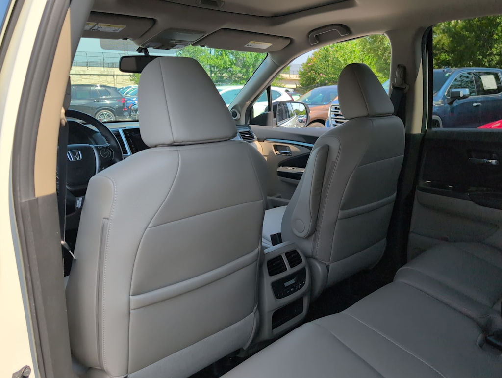 Thumbnail: 2018 Honda Pilot - 12