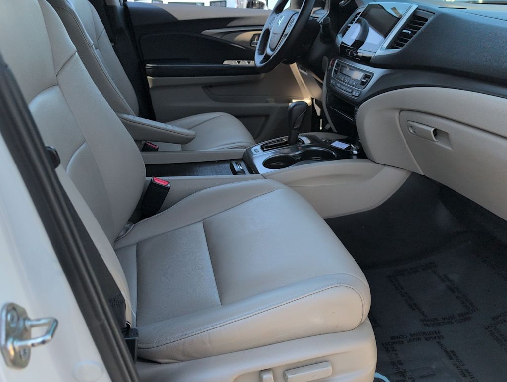 Thumbnail: 2018 Honda Pilot - 11