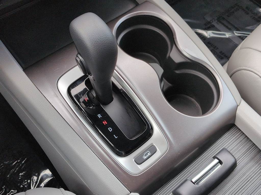Thumbnail: 2019 Honda Pilot - 16