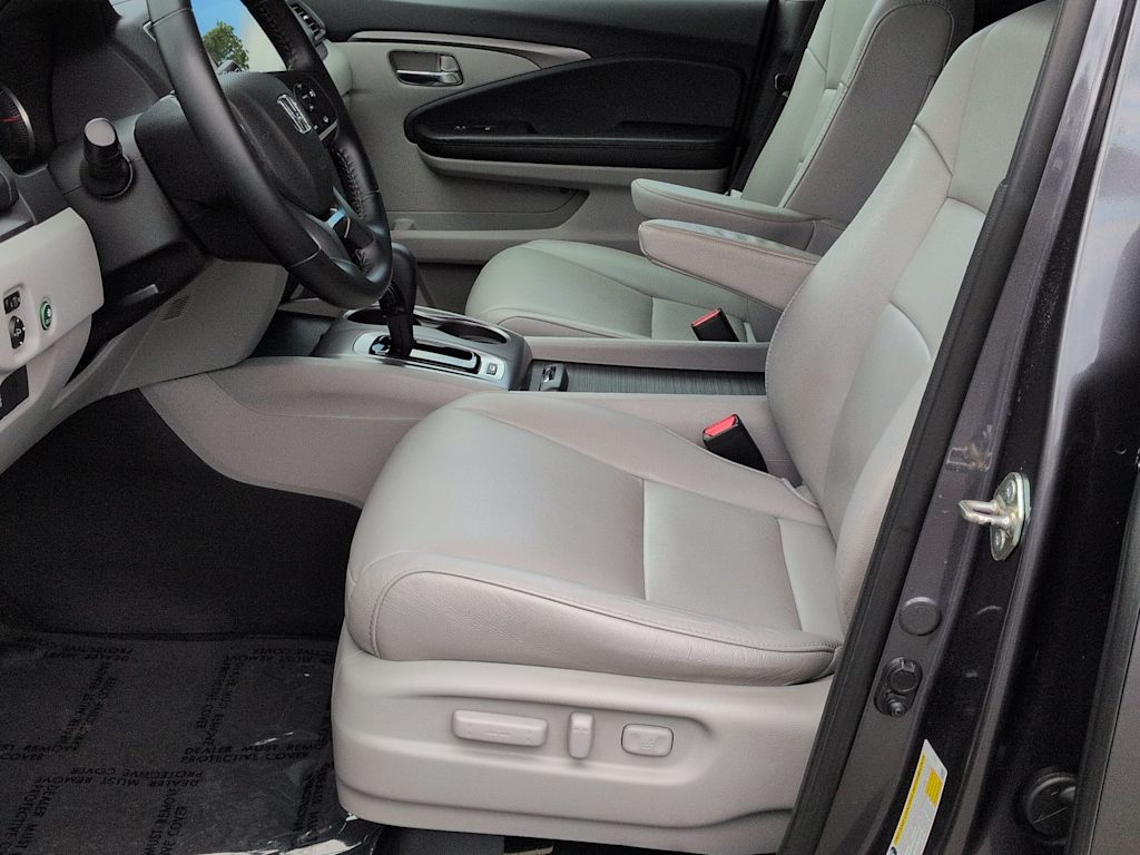 Thumbnail: 2019 Honda Pilot - 11