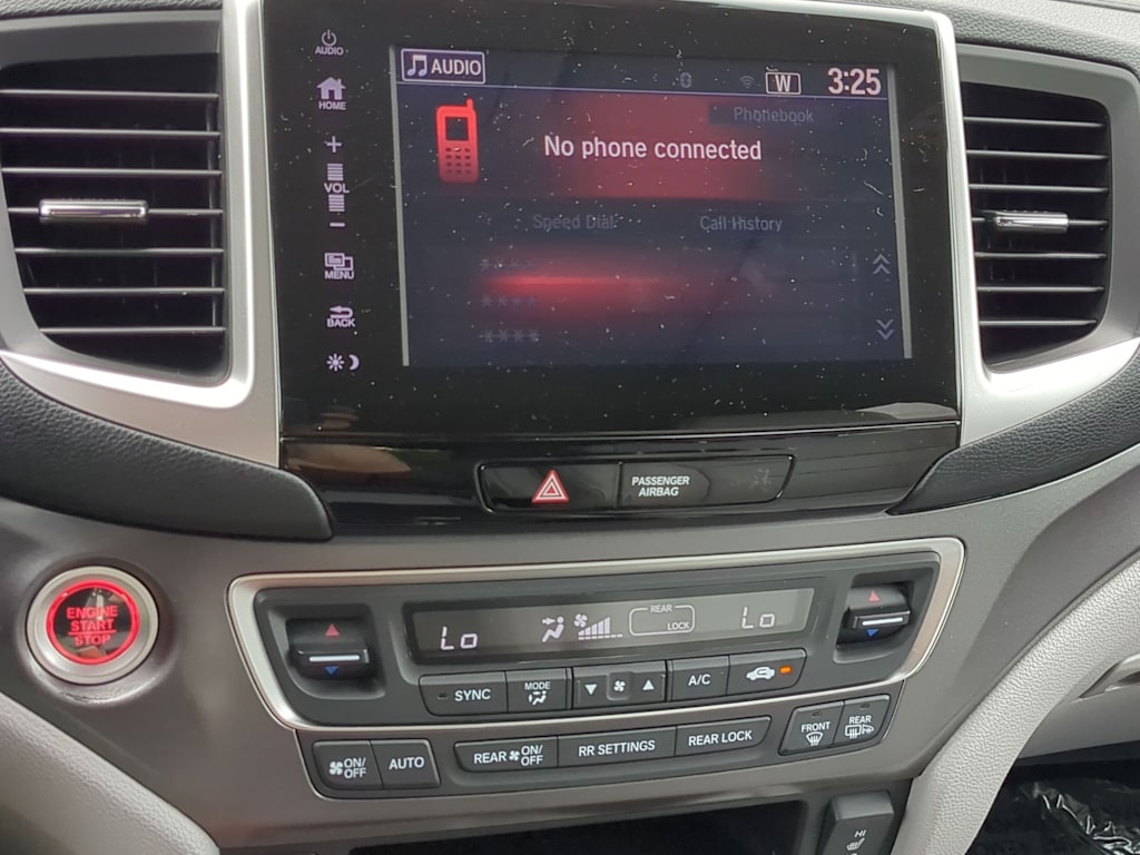 Thumbnail: 2018 Honda Pilot - 15