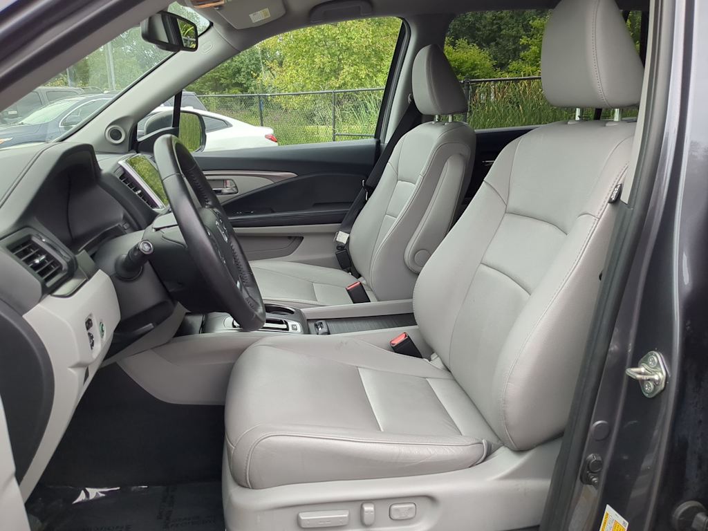 Thumbnail: 2018 Honda Pilot - 11