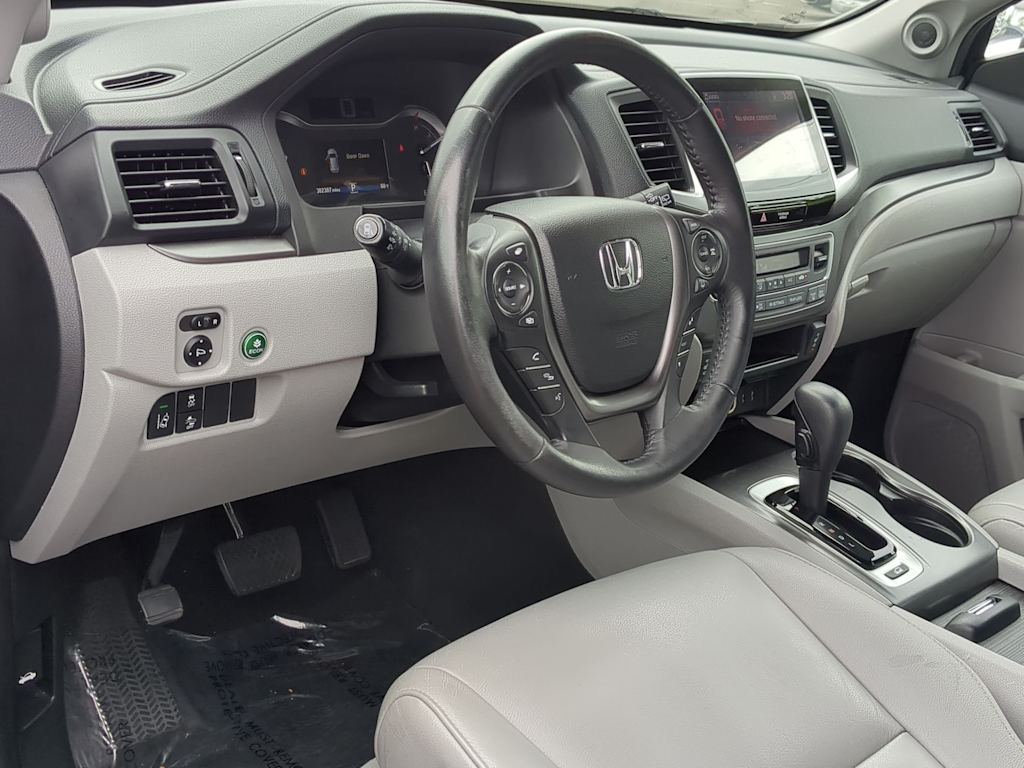 Thumbnail: 2018 Honda Pilot - 2