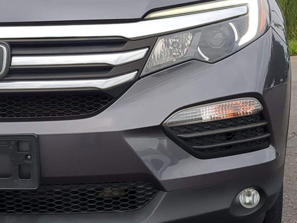 Thumbnail: 2018 Honda Pilot - 25