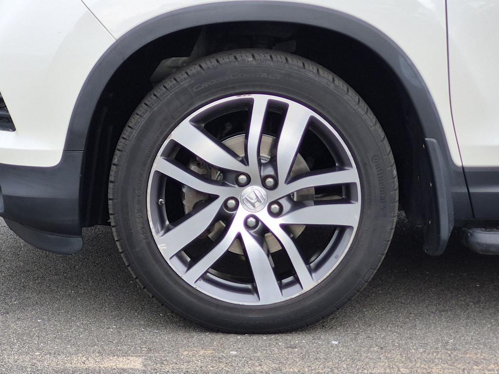 Thumbnail: 2017 Honda Pilot - 8