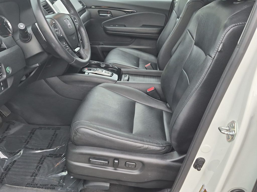 Thumbnail: 2017 Honda Pilot - 11